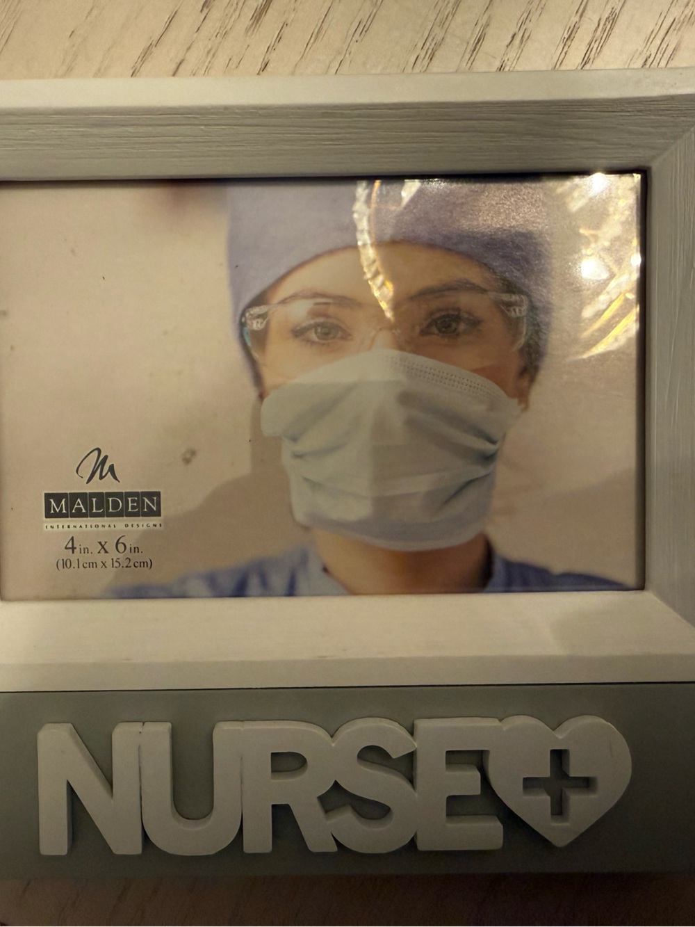 Malden Nurse 4x6 Wood Photo Frame White/Gray Matte Hanging Clear Glass
